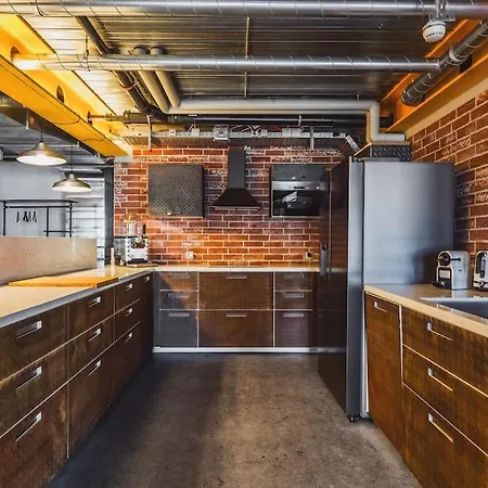Apartamento Huge Loft In The Heart Of *